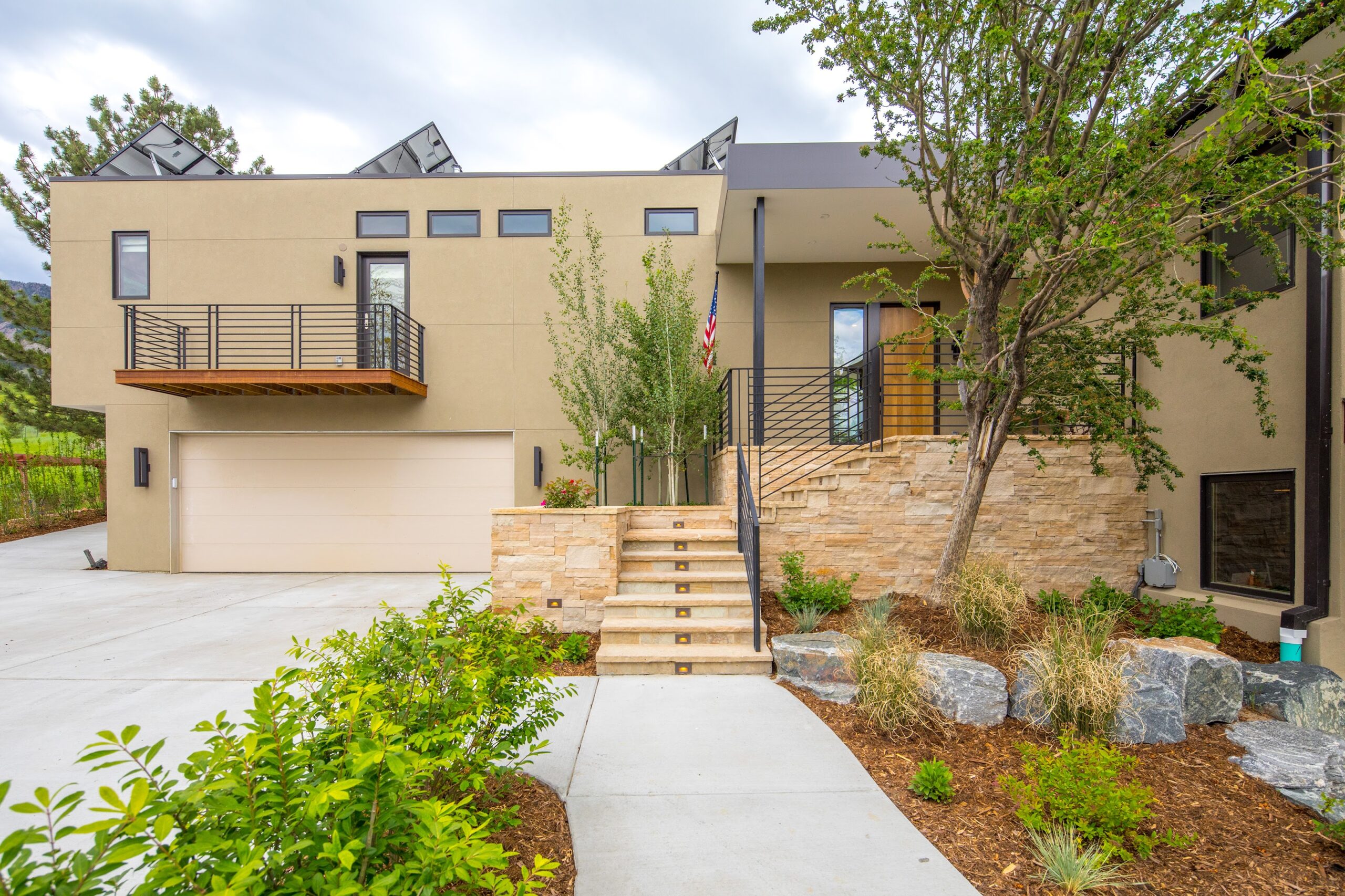 Holyoke Drive Modern