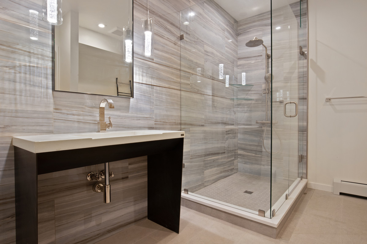 Bathroom 44